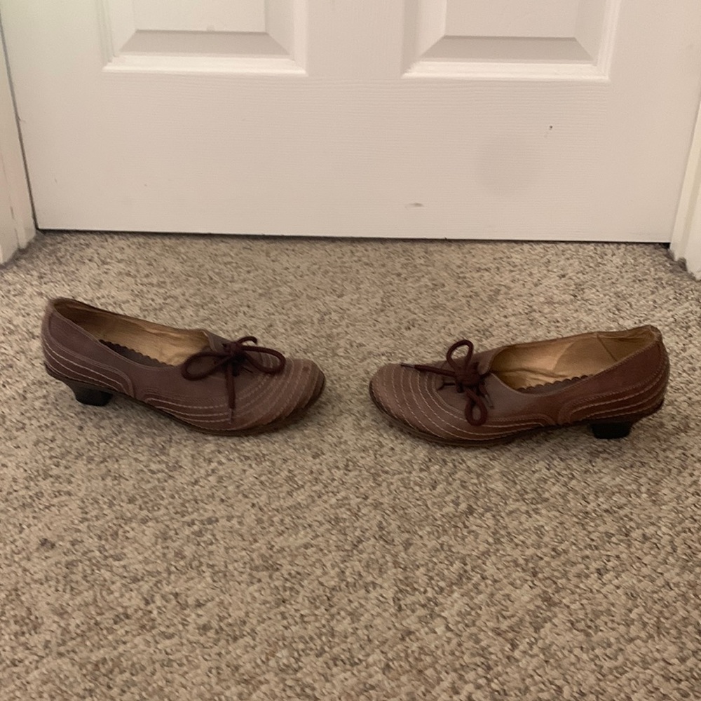 Vtg Destroy tan lace up loafer heeled shoes sz 36